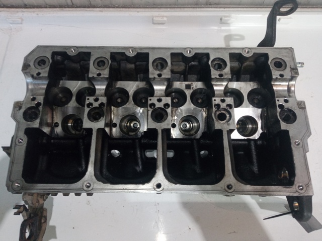 Głowica cylindrów 038103373R VAG