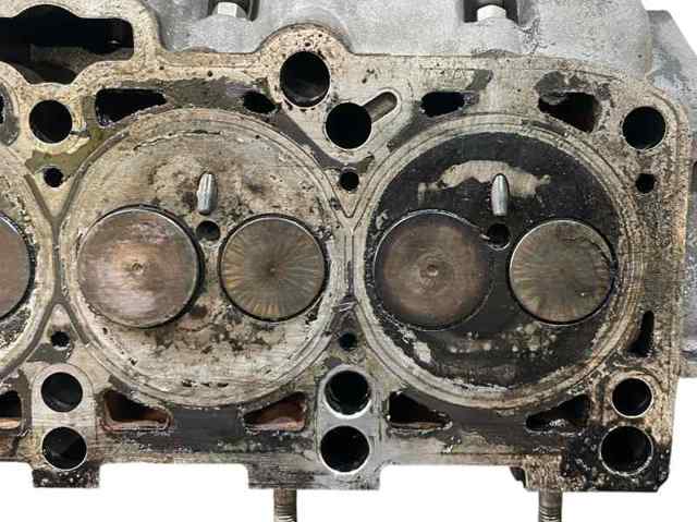 Głowica cylindrów 038103373R VAG