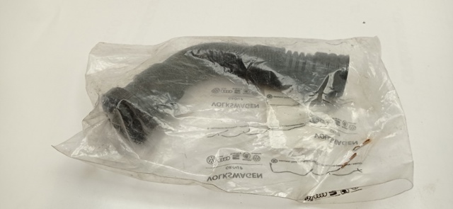 Króciec wentylacji kadłuba (separatora oleju) 038103493AC VAG