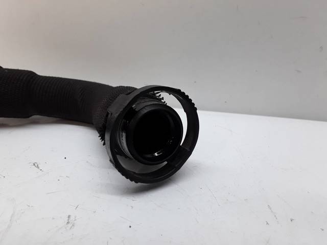 Króciec wentylacji kadłuba (separatora oleju) 038103493AC VAG