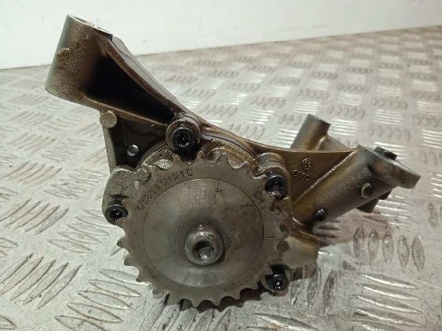 Pompa oleju 038115105C VAG