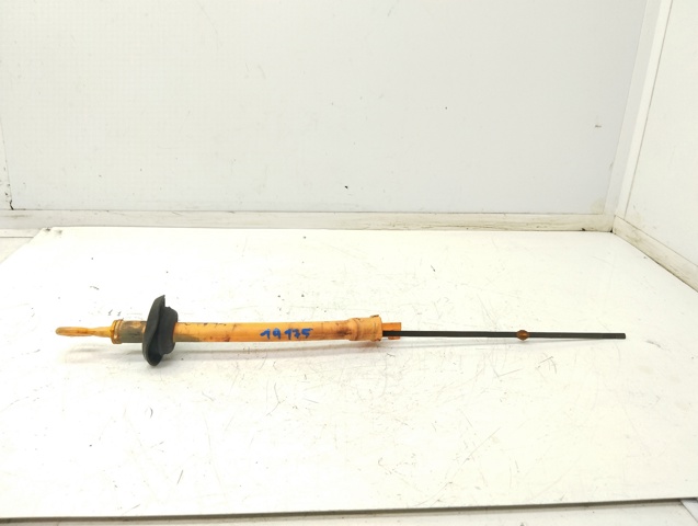 Bagnet poziomu oleju w silniku 038115611B VAG