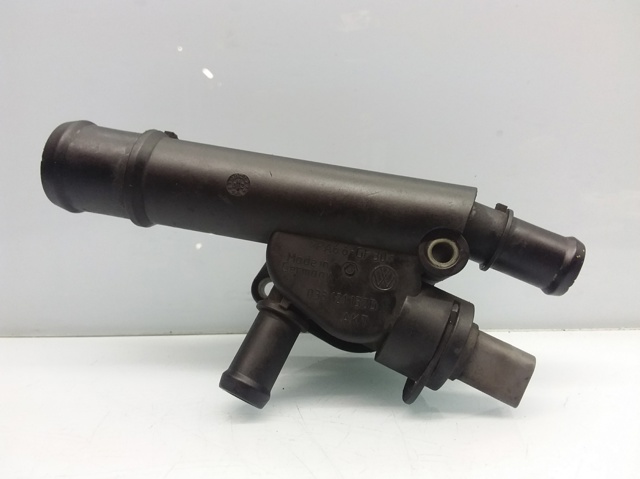 Kołnierz układu chłodzenia (trójnik) 038121132D VAG