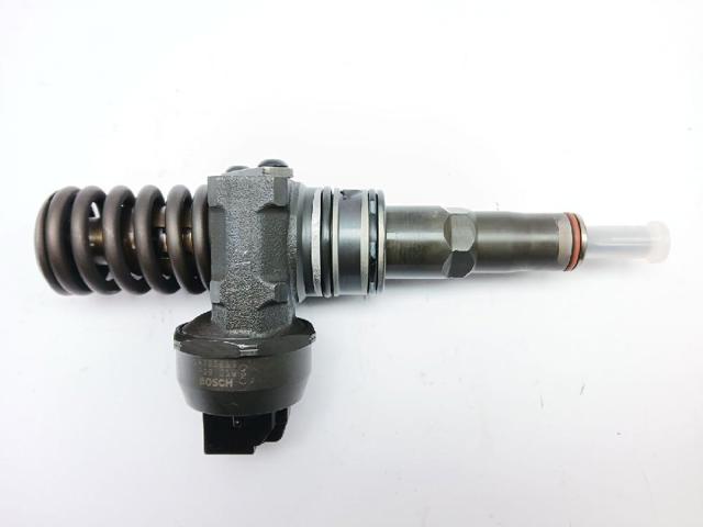 Wtryskiwacz paliwa 038130073AG VAG