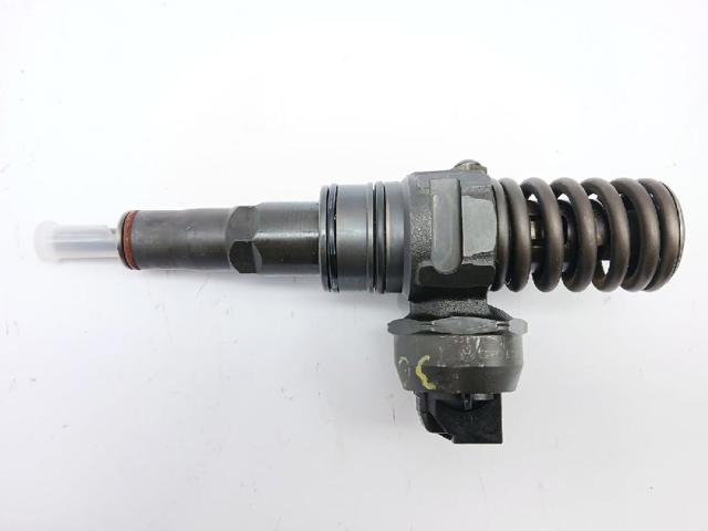 Wtryskiwacz paliwa 038130073AG VAG