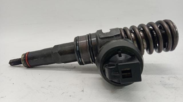 Wtryskiwacz paliwa 038130073AG VAG