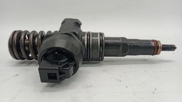 Wtryskiwacz paliwa 038130073AG VAG