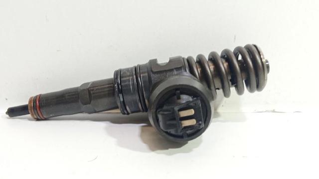 Wtryskiwacz paliwa 038130073AJ VAG