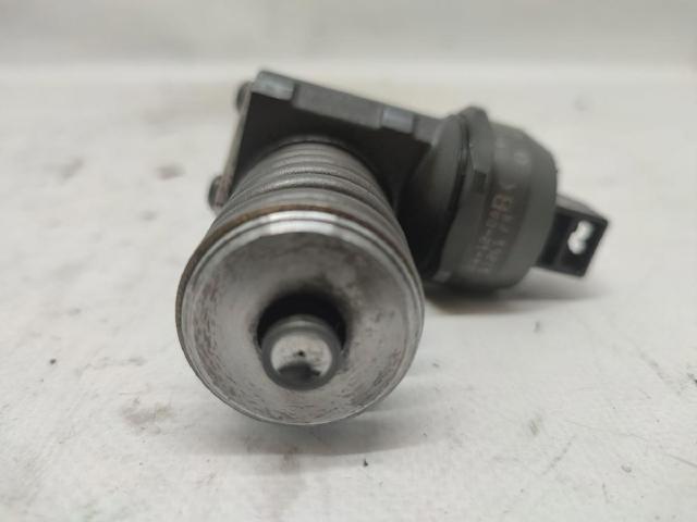 Wtryskiwacz paliwa 038130073AJ VAG