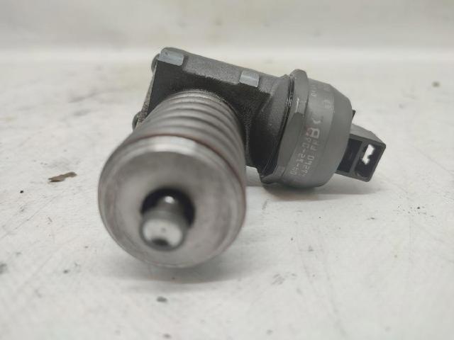 Wtryskiwacz paliwa 038130073AJ VAG