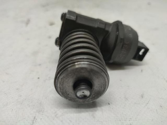 Wtryskiwacz paliwa 038130073AJ VAG