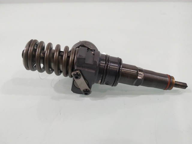 Wtryskiwacz paliwa 038130073AK FORD