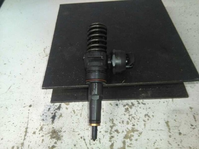 Wtryskiwacz paliwa 038130073AK FORD