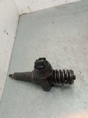 Wtryskiwacz paliwa 038130073AK VAG