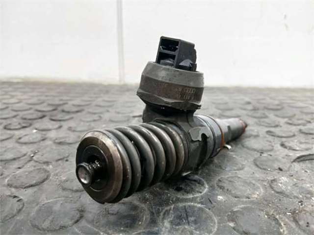 Wtryskiwacz paliwa 038130073AL VAG