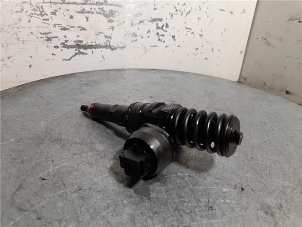 Wtryskiwacz paliwa 038130073BL VAG