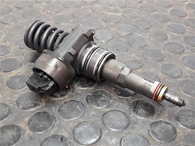 Wtryskiwacz paliwa 038130073BN VAG