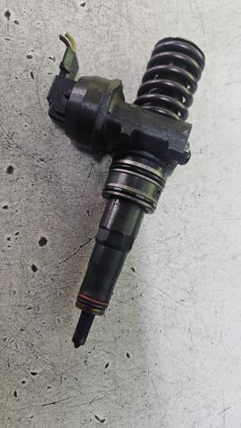 Wtryskiwacz paliwa 038130073BQ VAG