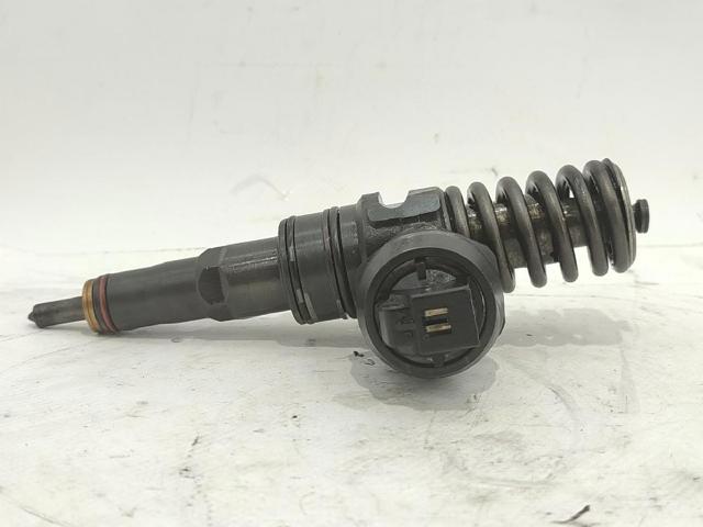 Wtryskiwacz paliwa 038130079BX VAG