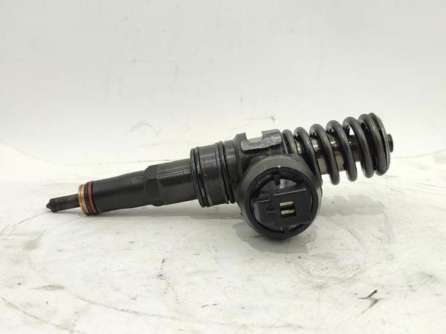 Wtryskiwacz paliwa 038130079BX VAG