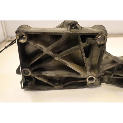 Wspornik alternatora Seat Toledo 3 5P2