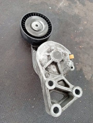 Napinacz paska napędowego 038903315F VAG