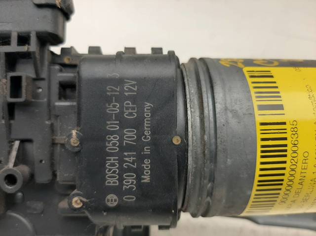 Silniczek wycieraczki szyby przedniej 0390241700 PEUGEOT