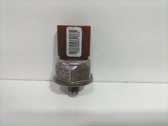 Czujnik ciśnienia paliwa 03C906051H VAG