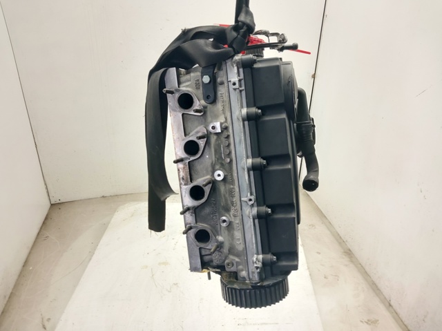 Głowica cylindrów 03G103373 VAG