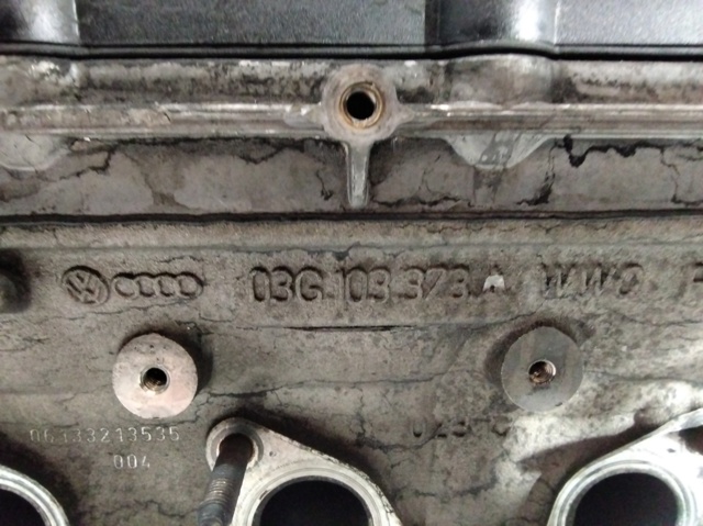 Głowica cylindrów 03G103373 VAG