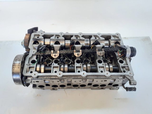 Głowica cylindrów 03G103373A VAG