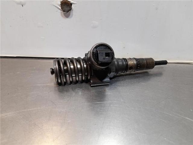 Wtryskiwacz paliwa 03G130073B VAG