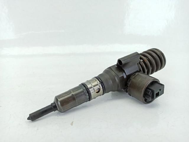 Wtryskiwacz paliwa 03G130073G VAG