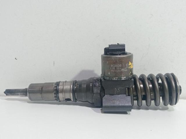 Wtryskiwacz paliwa 03G130073G VAG