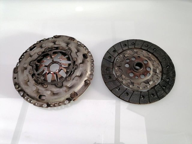 Zestaw sprzęgła (3 części) 03G141016A VAG