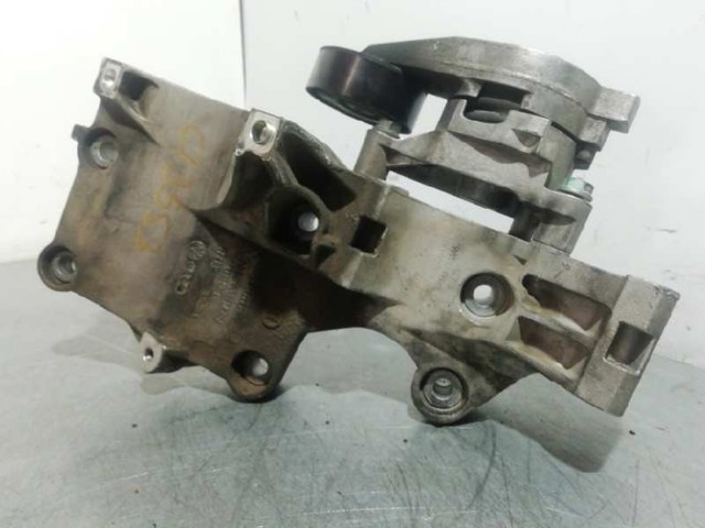 Wspornik alternatora 03G903143A VAG