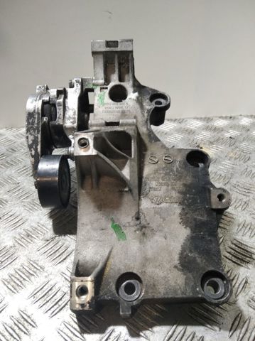Wspornik alternatora 03G903143A VAG