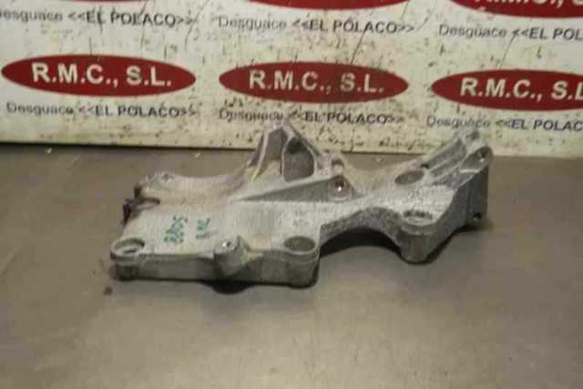 Wspornik alternatora 03G903143A VAG