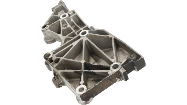 Wspornik alternatora 03G903143A VAG