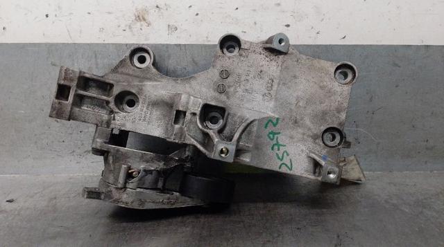 Wspornik alternatora 03G903143A VAG