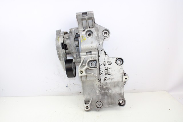 Wspornik alternatora 03G903143A VAG