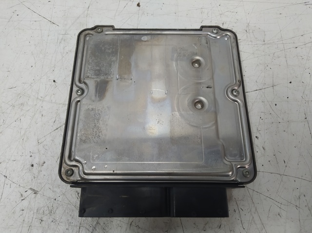 Sterownik silnika Audi A3 8PA