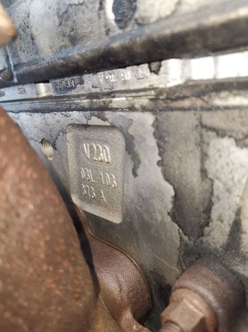 Głowica cylindrów 03L103373A VAG