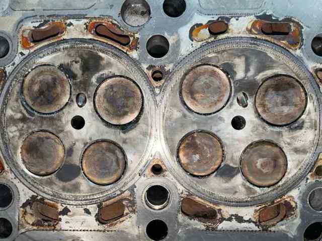 Głowica cylindrów 03L103373A VAG