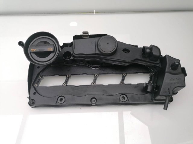 Pokrywa zaworowa 03L103469 VAG