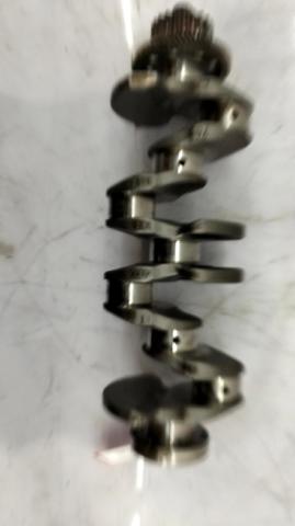 Wał korbowy silnika Volkswagen Tiguan 1 5N1, 5N2