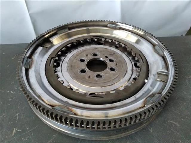 Koło zamachowe silnika 03L105266DA VAG