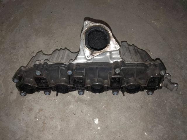 Kolektor ssący 03L129711E VAG