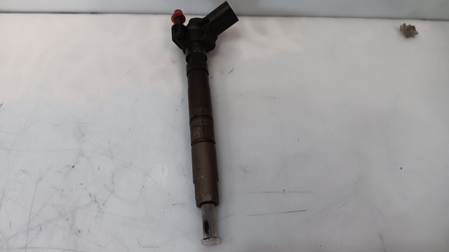 Wtryskiwacz paliwa 03L130277 VAG