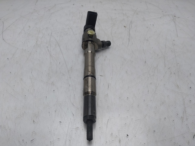 Wtryskiwacz paliwa 03L130277S VAG